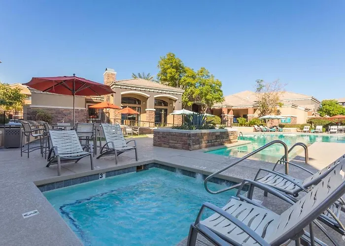 Boulevard 2br By Stadium Pool Parking Gym 10 Glendale