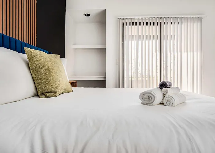 Boulevard 2br By Stadium Pool Parking Gym 10 Glendale