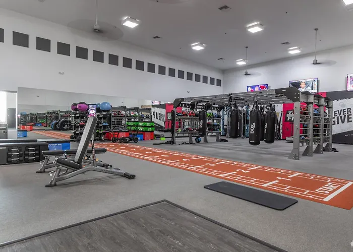 Boulevard 2br By Stadium Pool Parking Gym 10 Glendale